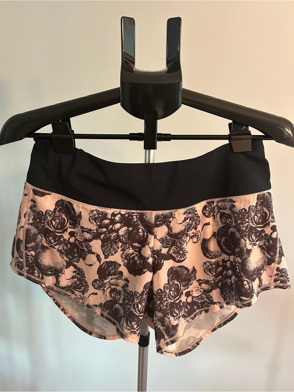 oiselle Black Waistband Blush Floral Athletic Shorts